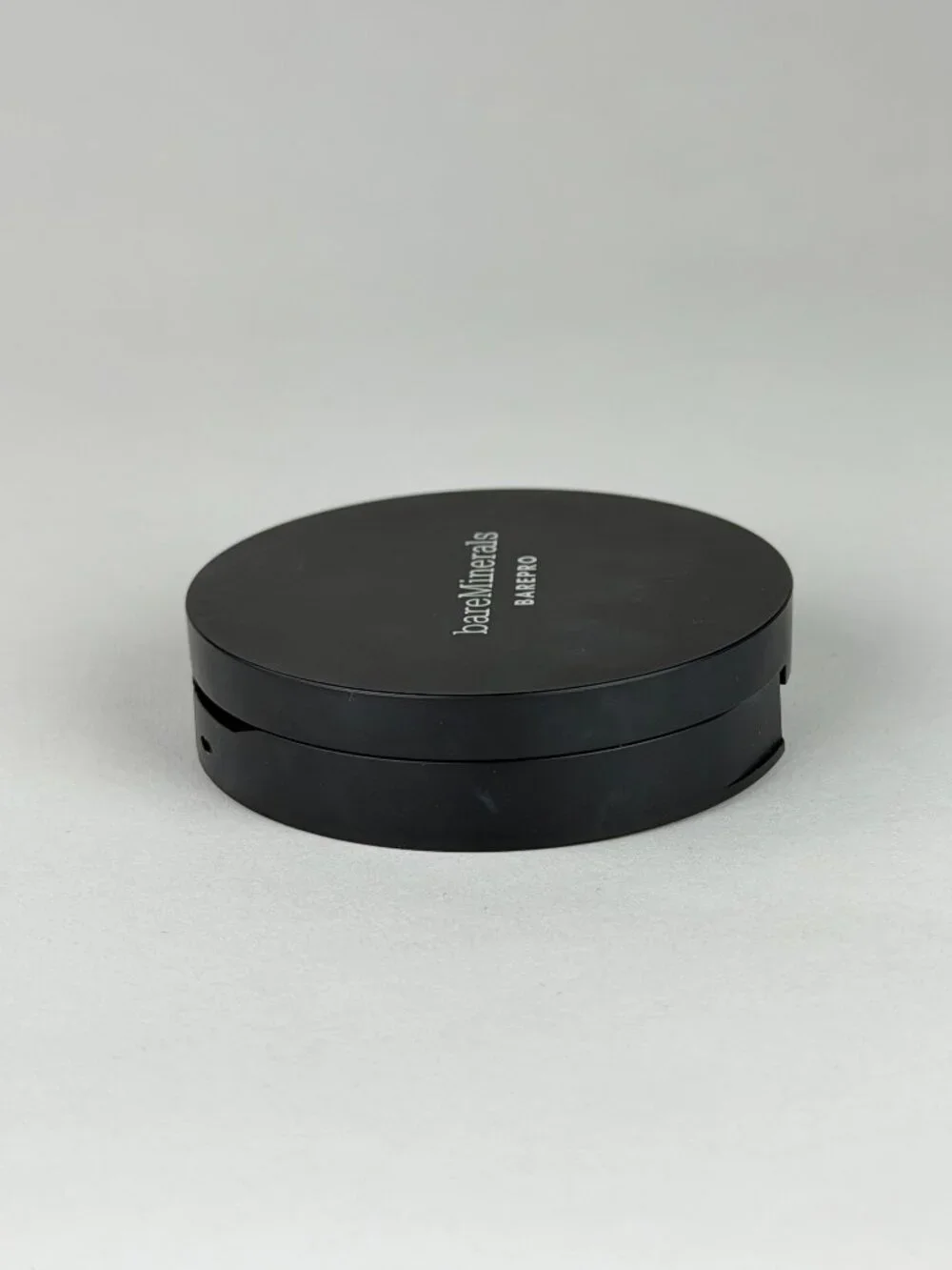 bareMinerals BAREPRO 24HR Skin-Perfecting Powder Foundation Fair 15 Neutral